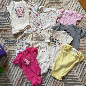 10 short sleeve onesies